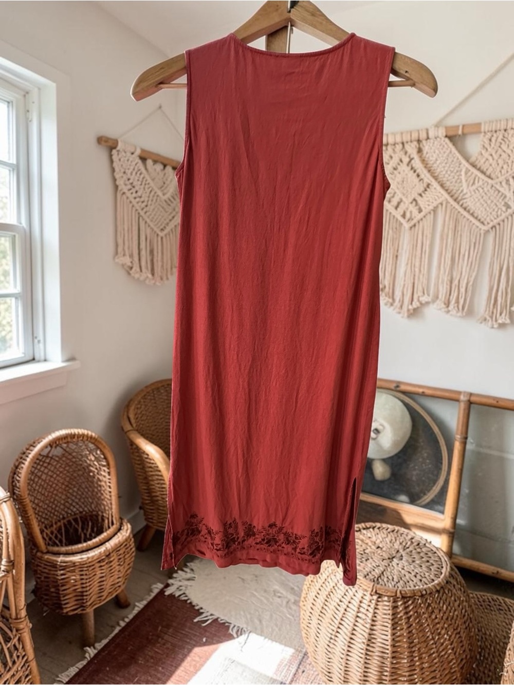 Vintage JL Studio Linen Blend Embroidered Midi Dress. Rusty Red.
Size :14 - Picture 2 of 9
